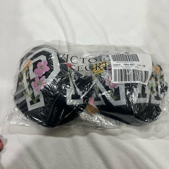 PINK VS Victoria Secret bra black t-shirt wear everywhere lightly lined 42C - Picture 7 of 8